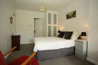 Отели типа «постель и завтрак» Riverfield Bed and Breakfast Гори Семейный номер-4